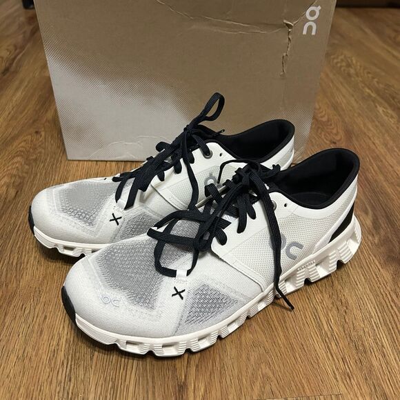 On Running Shoes - ON CLOUD X white black running lace up shoes sneakers women's 9 new